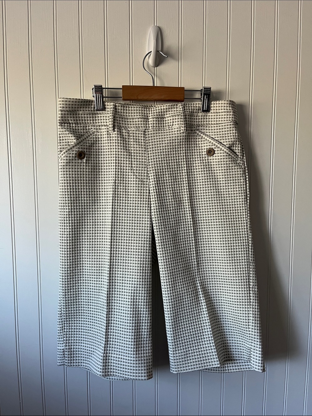 Bermuda Rekucci Women's Ease into Comfort Pull-On Modern Shorts